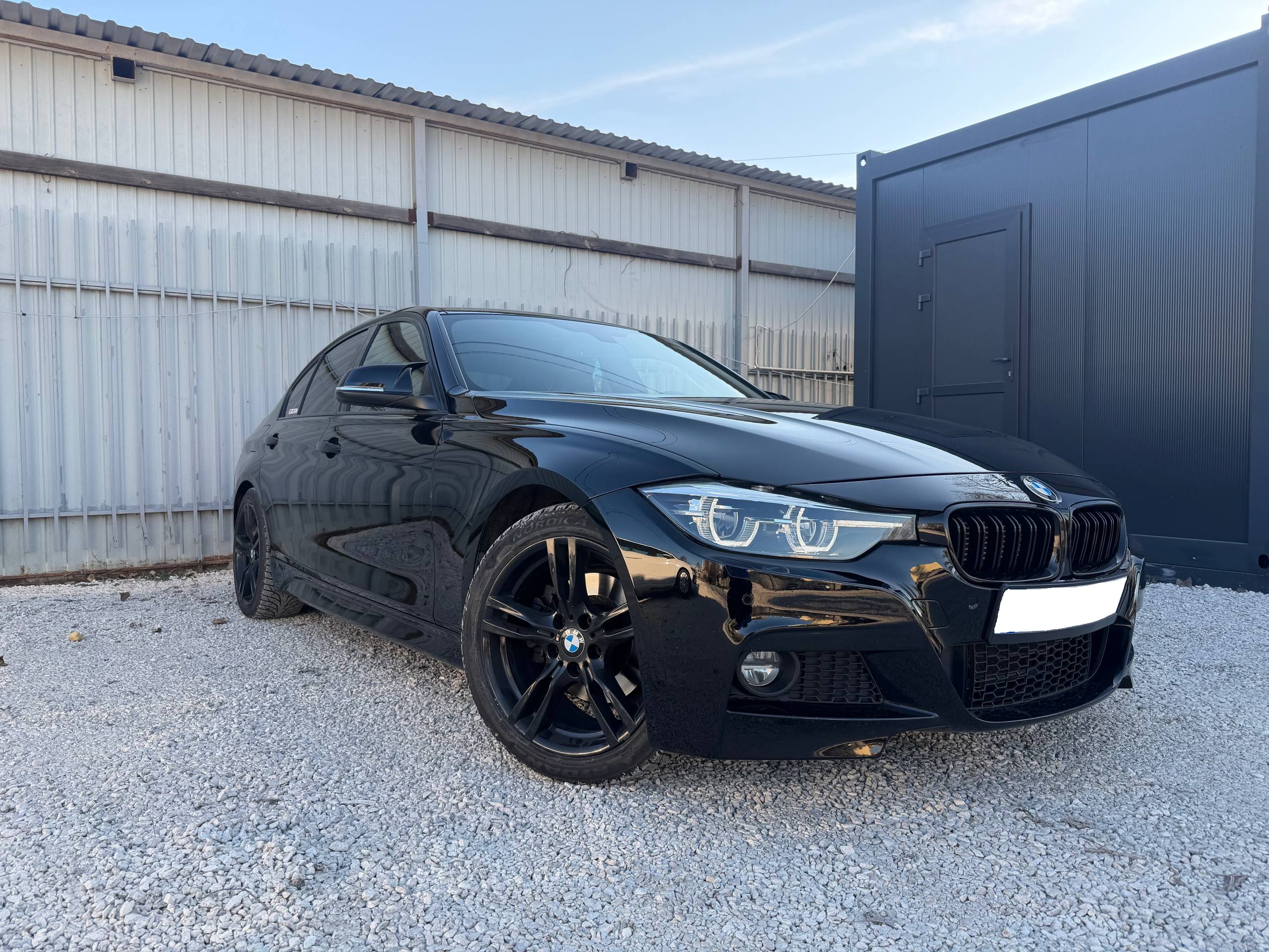 BMW F30